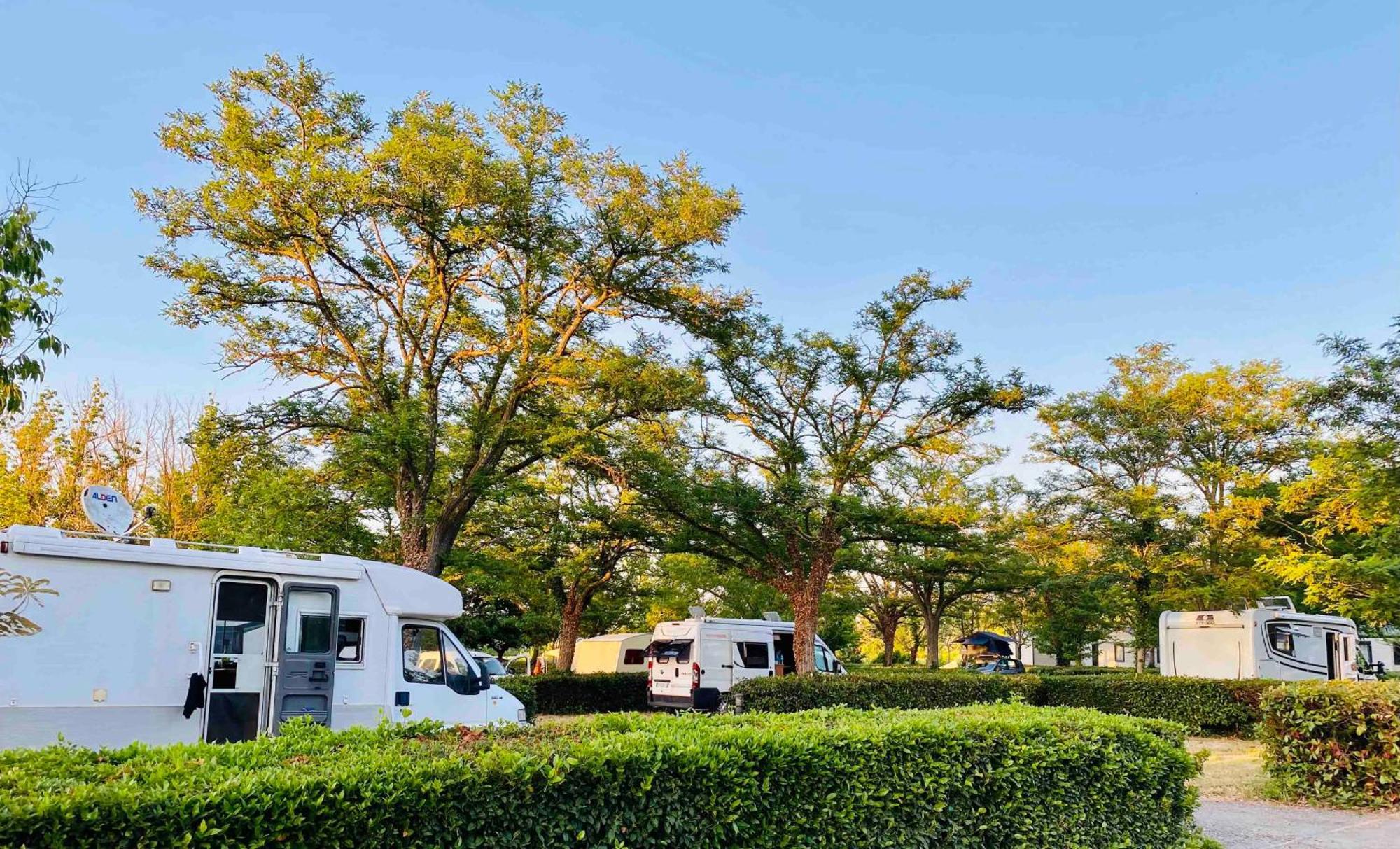 Family's Camping les Rives de l'Hérault Gignac  Exterior foto